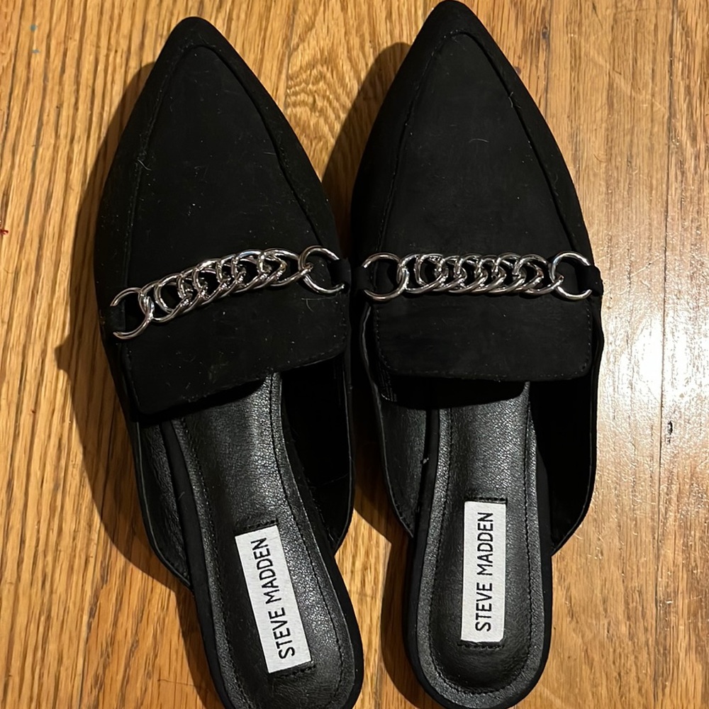 Steve Madden chain pointed mule